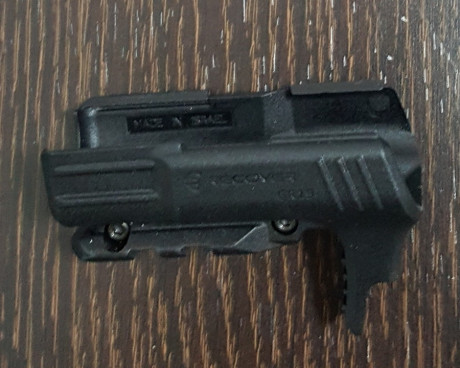 Vendo rail picatinny/weaver Recover de polímero, para Glock 19 de 1ª o 2ª generación, completamente nuevo.

El 01