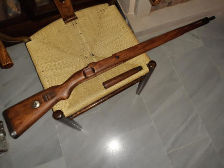 Vendo madera K98K WWII, incluye cantonera trasera, soporte bayoneta delantero y guardamanos superior. 02