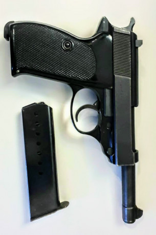 Se vende Walther P-38, modelo P1, guiada en A, se puede ver y probar en La Coruña.
250 euros más portes. 00