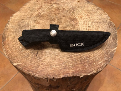 Vendo cuchillo de la marca americana Buck, modelo Bucklite small. 
Acero 420 HC, 83 mm de hoja y 77 gr 00