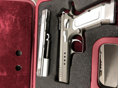 Buenas
Pongo en venta mi tanfoglio con los dos carros del 9 y de 40 
Solo usada en precision. El 40 solo 02