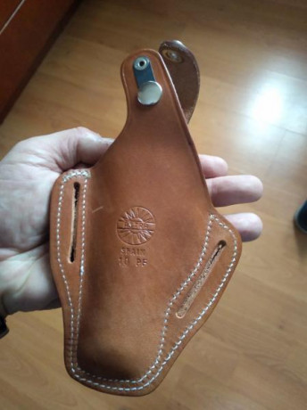 Funda Astra 9 corto.
Muy buen estado, sin uso.
Vale para Astra 300, Astra Falcon, FN 1910 y similares.
40€, 02