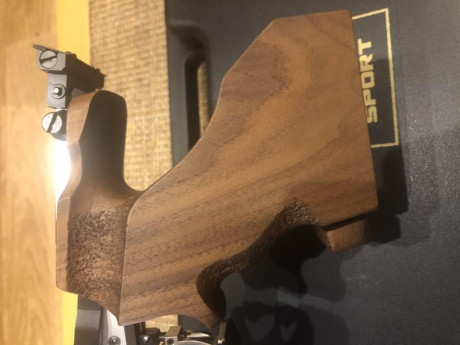 •••VENDIDA •••
 
Hola a tod@s... 
 
Vendo cacha talla M (es la Evo nuevo diseño) para la steyr LO10-LP50-LP2 10