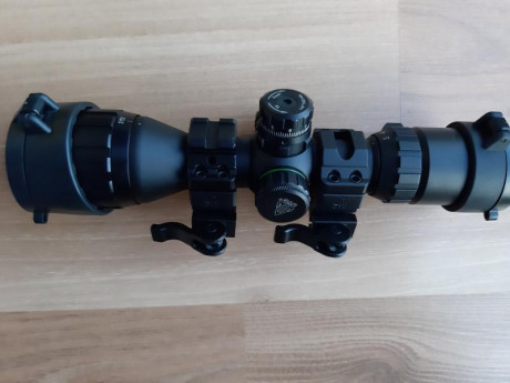 Visor UTG 3-9x32 CQB. Reticula Mildot iluminada con anillas. Estado excelente. Precio 110.€ 
Nuevo precio 01