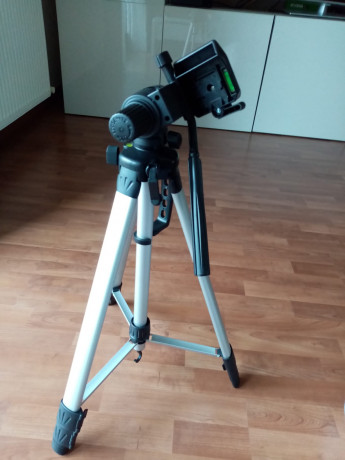 Buenas tardes.

Por falta de uso, pongo 2 tripodes a la venta:

Tripode 1: 20€

Tripode 2: 30€

Estan 00