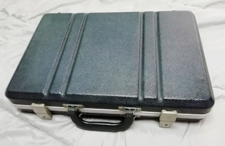 VENDO maletín para guarda y transporte de armas cortas, marca HOPPE´S, robusto y ligero ABS, cerraduras 02