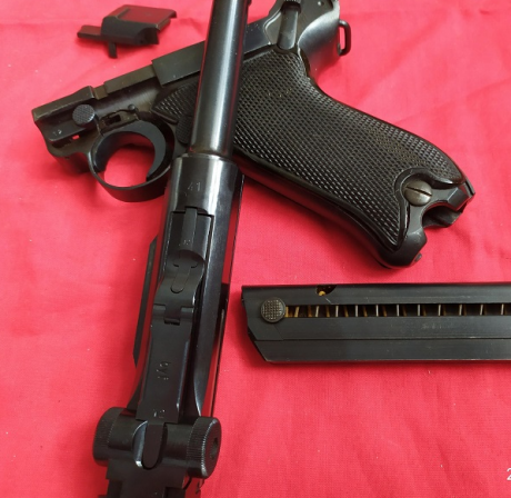 Muy buenas.
Vendo Luger "viuda negra", en libro, activa.
Estas Luger de final de producción 10