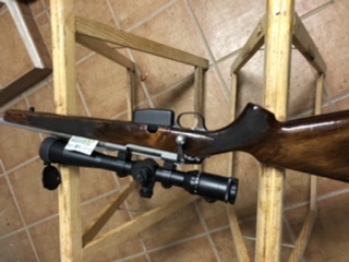 Buenas tardes
Al final me he decido a vender  este magnífico rifle Tikka ,lo compre por un capricho, pero 02