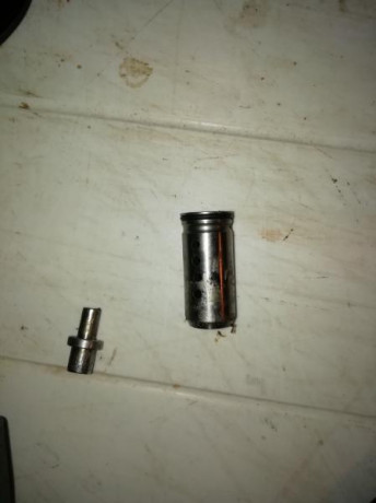 Pues eso vendo el recalibrador engrasador lyman 450, con el empujador y recalibrador de 357, también el 11