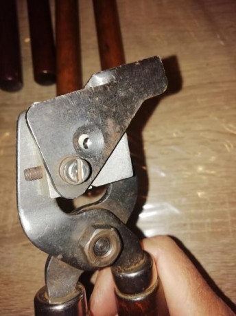 Pues eso vendo turquesa Lee de 6 cavidades mas una de regalo que no se para que la use, esta a estrenar 12