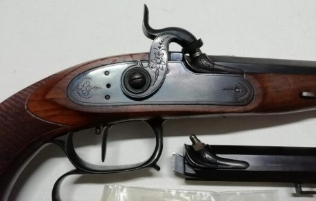 VENDO pistola de avancarga, marca PEDERSOLI, mod. LE PAGE, percusion, cal.44.
Se incluye otro cañón de 00