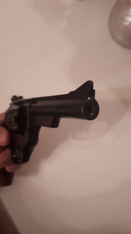 Buenas tardes,

Vendo o mejor dicho, regalo, regalo revolver Astra NC6 22 lr, con tambor capacidad 8 balas.

Funciona 21