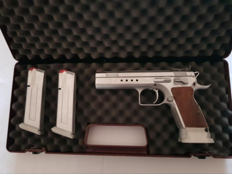 Vendo TANFOGLIO Custom Límited con dos cargadores y maletín original.
Está en perfectísimo estado.
Nunca 02