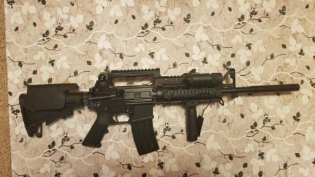 Se vende este rifle,tal cual esta.
2 Cargadores.
Funda tactica de transporte.
Lleva puntero laser activado 01