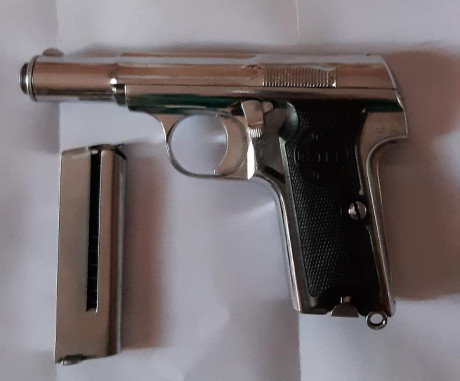 Vendo pistola ASTRA de 9 mm CORTO.
Documentada.
PRECIO: 70 €
Contacto.- manu_dgf@hotmail.com
 ASTRA 9 00