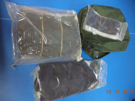 Compro material antiguo como mimetas, chupìtas, trajes de salto, boinas, ponchos, emblemas y todo lo relacionado 12