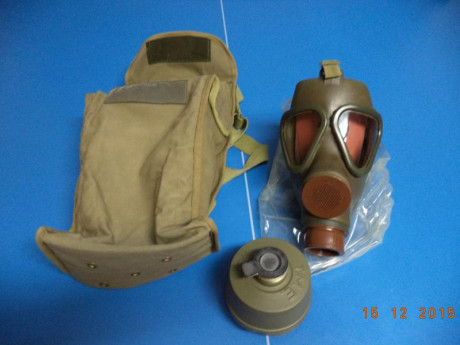 Compro material antiguo como mimetas, chupìtas, trajes de salto, boinas, ponchos, emblemas y todo lo relacionado 11