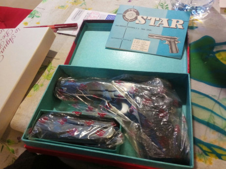 Vendo pistola Star B calibre 9Pb en un estado casi perfecto, las fotos lo dicen todo, poco puedo decir 00