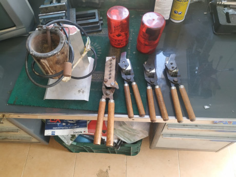 Buenas, pues estoy de limpieza y me voy a deshacer de varias cosas que no uso, es todo material de segunda 00