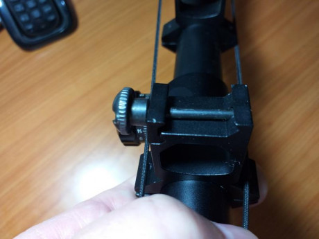 Vendo visor para carabina mara VECTOR OPTICS 10-40x50, en muy buen estado y sin ninguna marca, reticula 10