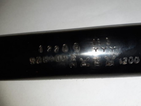 Escopeta semiautomática BENELLI, en buen estado, cal. 12. Precio 450€ 01