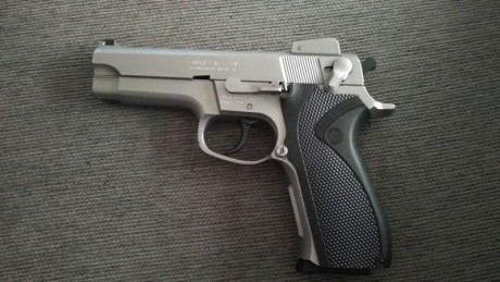 Vendo la pistola con 2 cargadores originales y otro de mecgar en 230€+envío.

Un saludo. 02