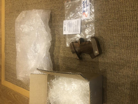  17F0BB3F-DA78-45BE-8C64-D5FC015F2120.jpeg Hola a tod@s.... 
vendo una cacha Rink,  talla M para una Morini 51