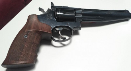 Hola,he abierto este hilo para que todos aquellos que tengais armas Españolas,podais lucirlas aqui con 20