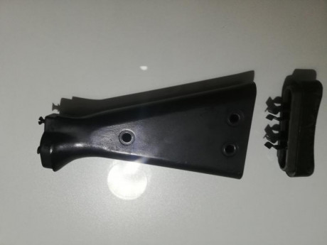 Se vende cualata/guardamanos g3 polímero negro.
50€ 01