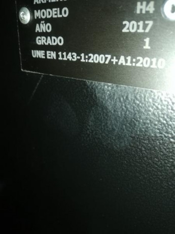 Armero en perfecto estado para 5 armas
Se puede anclar a la pared y suelo
Alto 140cm
Ancho 70cm
Fondo 00