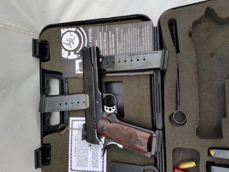   Vendo Pistola marca TAURUS Calibre 45 modelo PT 1911 guiada en F preparada para IPSC Clasic 6 Cargadores 00