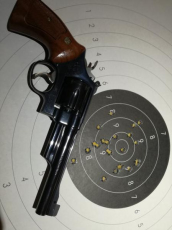 Buenas,
Vendo este magnífico revolver de la marca SMITH & WESSON, modelo 27, calibre 357 Magnum con 02