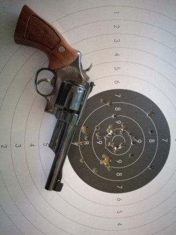 Buenas,
Vendo este magnífico revolver de la marca SMITH & WESSON, modelo 27, calibre 357 Magnum con 01