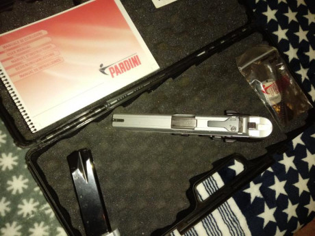Buenas a todos.
Vendo Pardini GT9 en 5" en plata.
La pistola va con todo lo que trae de serie.
Dos 00