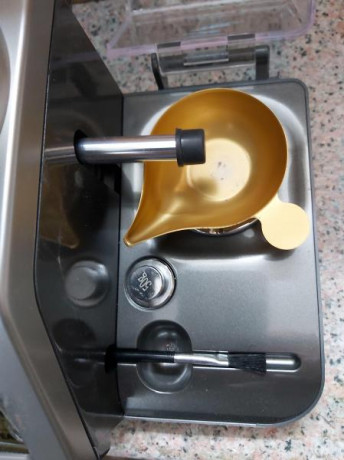 Hola vendo Bascula digital c/dosificador GEN 5 Lyman poco uso precio 200 euros + portes si los hubiera 01