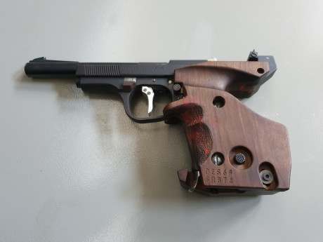 Se vende pistola 22LR Unique Des 69 fabricada en 1981. Con documentación original del banco de pruebas 01