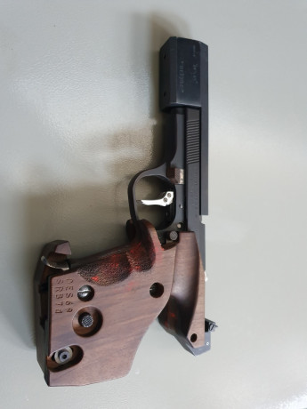 Se vende pistola 22LR Unique Des 69 fabricada en 1981. Con documentación original del banco de pruebas 00