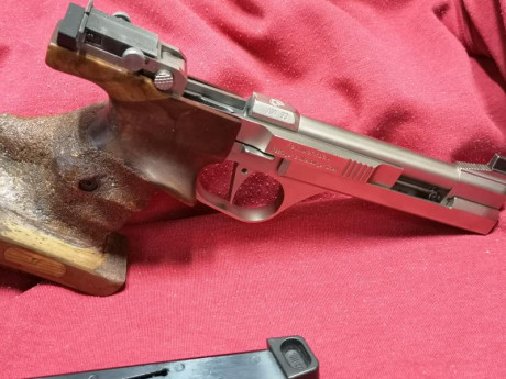 Vendo mi AW 93 por cambiar de modalidad y no tener hueco en la F. El arma está perfecta. No me ha dado 01