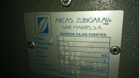 VENDO CAJA FUERTE GRADO IV -CON ESTANTES QUE SE PUEDEN QUITAR Y CAJÓN CON LLAVE DE SEGURIDAD 
MEDIDAS 01