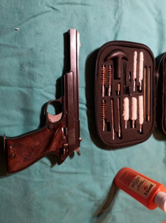 Vendo pistola STAR F Sport cal 22lr, unos 2000 disparos aprox. Muy buen estado. Funcionamiento perfecto, 00