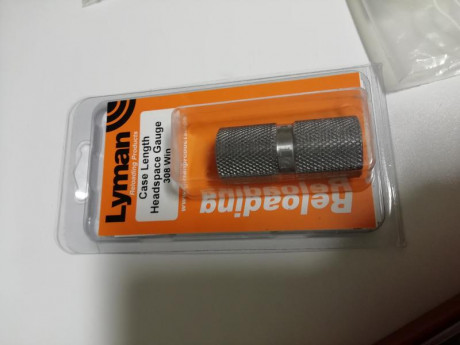 Buenas noches
Pongo a la venta todos estos accesorios para recarga. 
Los dies, el comprobador de vaina 12