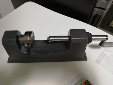 Buenas noches
Pongo a la venta todos estos accesorios para recarga. 
Los dies, el comprobador de vaina 11