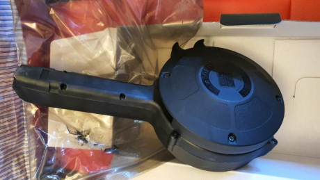 Cargador de alta capacidad para glock, 50 cartuchos.
De la marca KCI la cual da garantía de por vida a 00