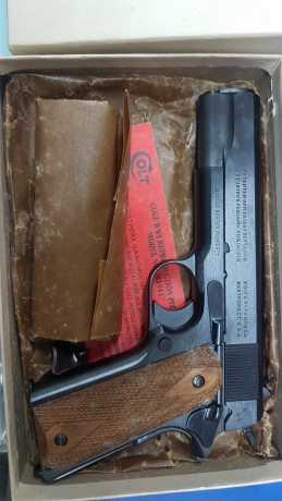 Vendo esta exclusiva colt 1911 del ejercito, calibre 45 en su caja original sin estrenar. En Libro de 01