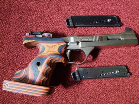 Hola amigos, aunque ya se que existen pastas especiales (Hammerli, Morini, etc.) para rellenar la madera 31