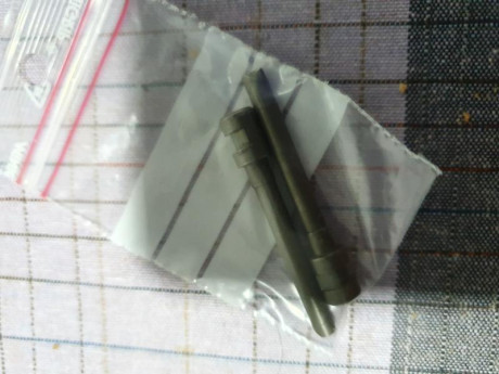 Se vende pistola 22LR Unique Des 69 fabricada en 1981. Con documentación original del banco de pruebas 111