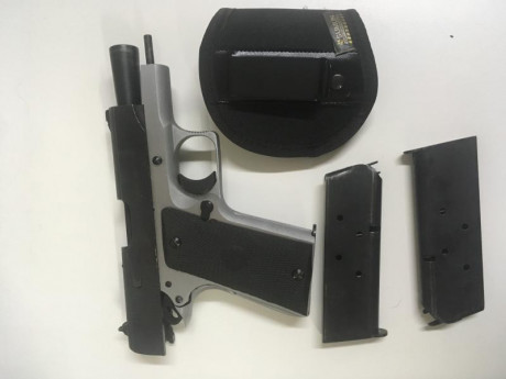 Por cuestiones de espacio y por falta de uso vendo Pistola Llama Minimax 45 de cargador mono hilera y 71