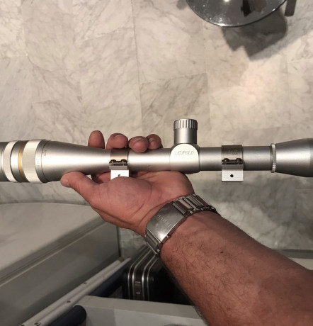 Buenos días:

VENDIDO visor Leupold BR36 Silver, tiene retículas Finecrosshair (Cruz), en fin, poco se 01