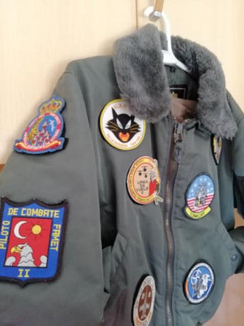 Bueno. No es la de top gun, tampoco una chaqueta cara ni edicion limitada de ningún modelo. Es solo mi 00