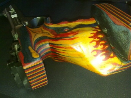 Hola amigos, aunque ya se que existen pastas especiales (Hammerli, Morini, etc.) para rellenar la madera 51